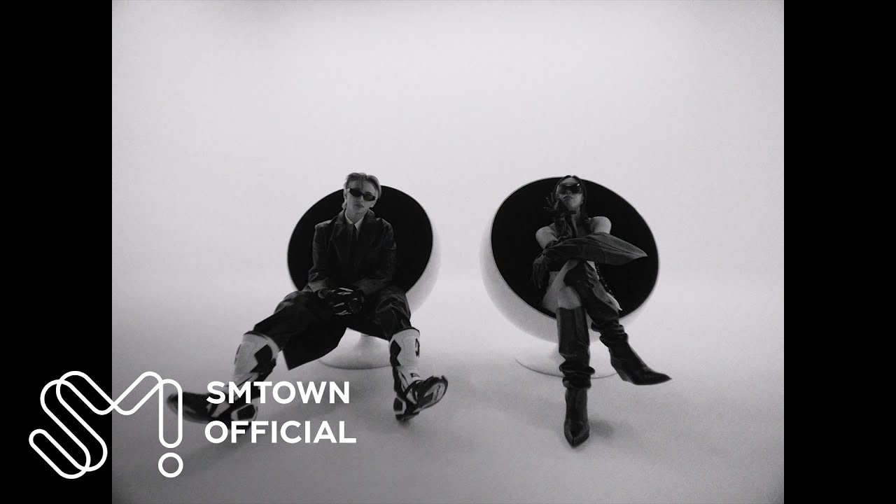 MARK and Lee Young Ji in the Fraktsiya official music video