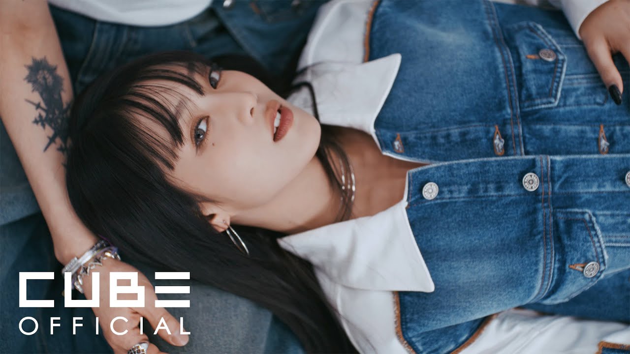 MINNIE and TEN in the official Obsession video