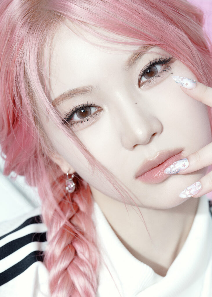 ISA of STAYC official profile portrait
