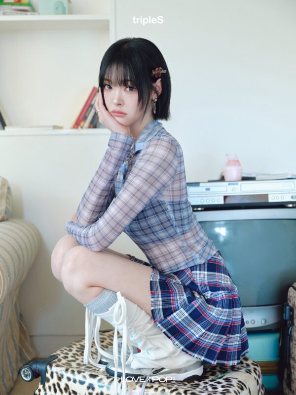 Lynn of tripleS official profile portrait