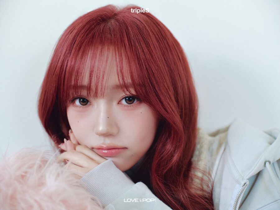 Park ShiOn of tripleS official profile portrait