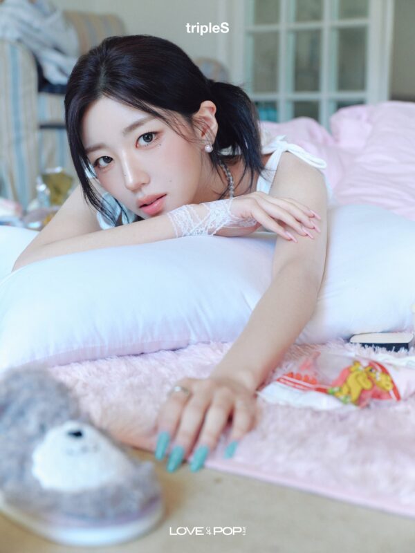 Park SoHyun of tripleS official profile portrait