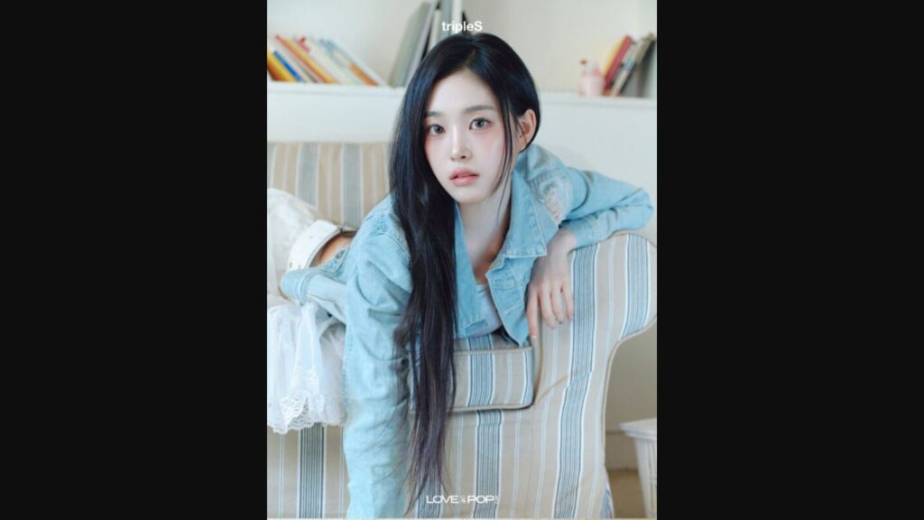 JiYeon of tripleS official profile portrait