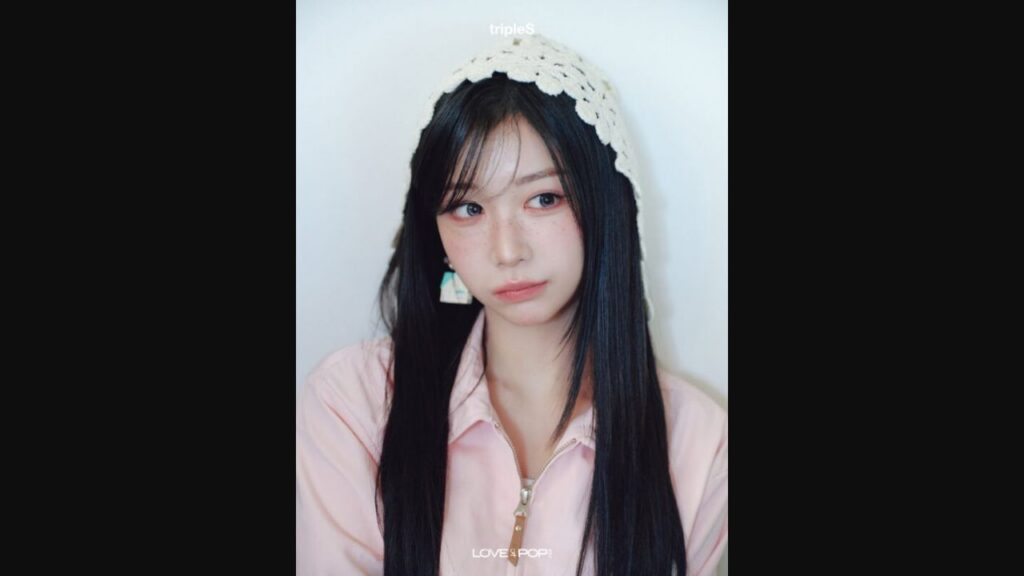 Kaede of tripleS official profile portrait
