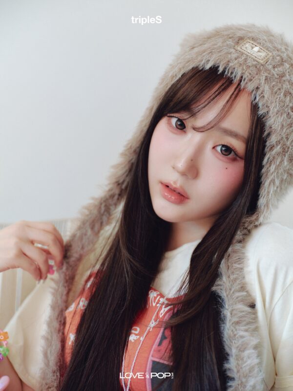 Yoon SeoYeon of tripleS profile portrait