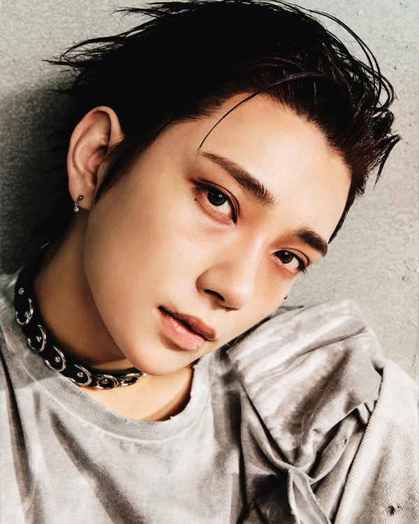 JOSHUA official SEVENTEEN profile photograph