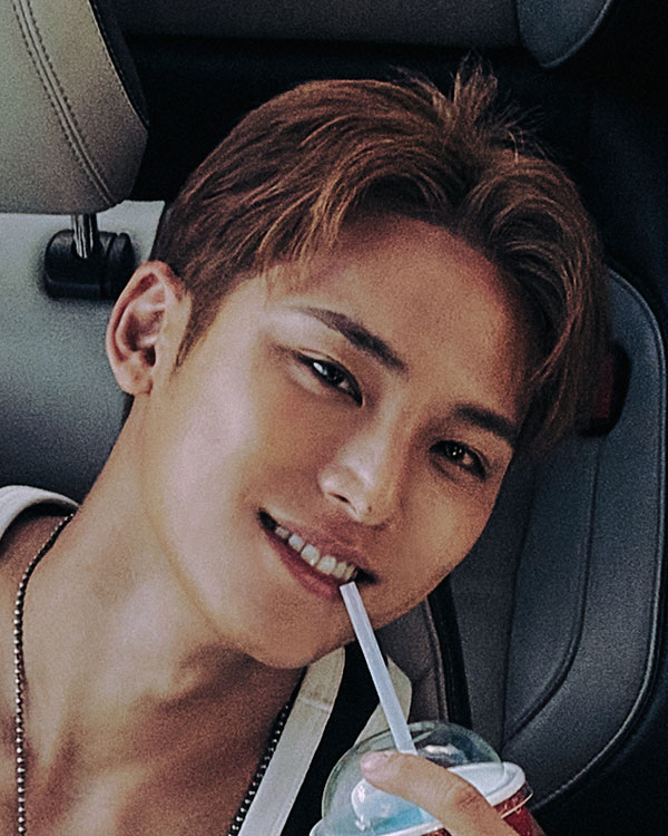 MINGYU official SEVENTEEN profile photograph