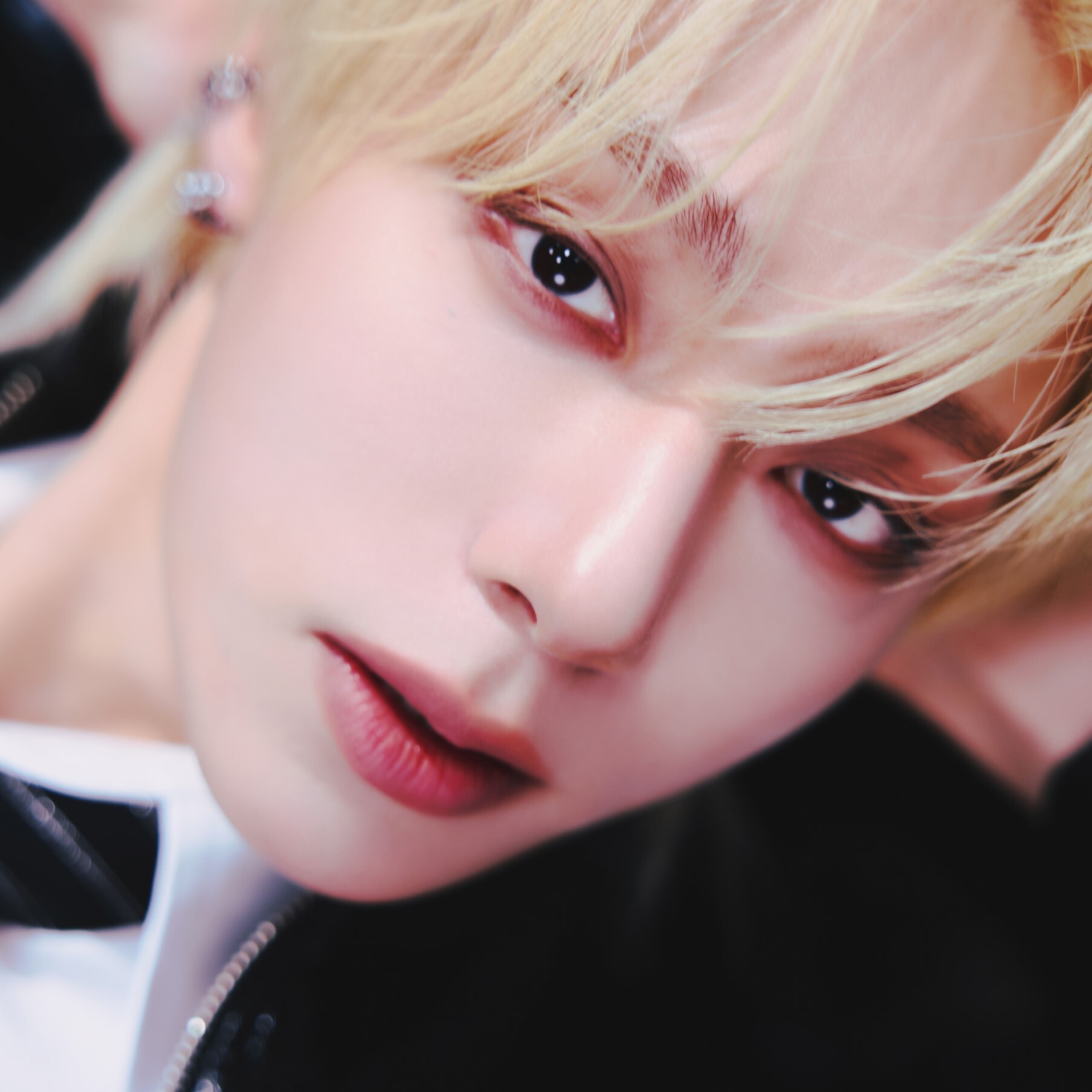 Hwanwoong official ONEUS profile photo