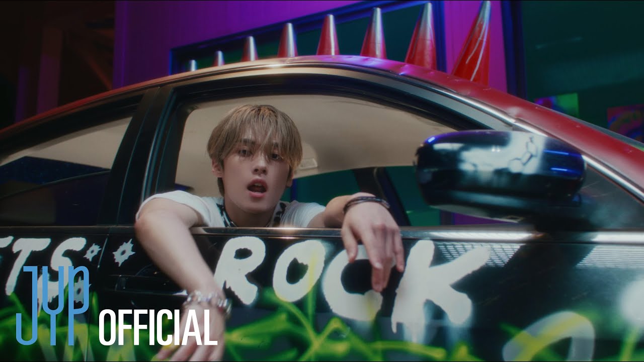 SUPER BOARD Video React: Stray Kids Put a Hoverboard Noise in the Hook and Dared Me to Object