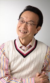 Japanese voice actor Akira Kamiya smiling in his official agency portrait