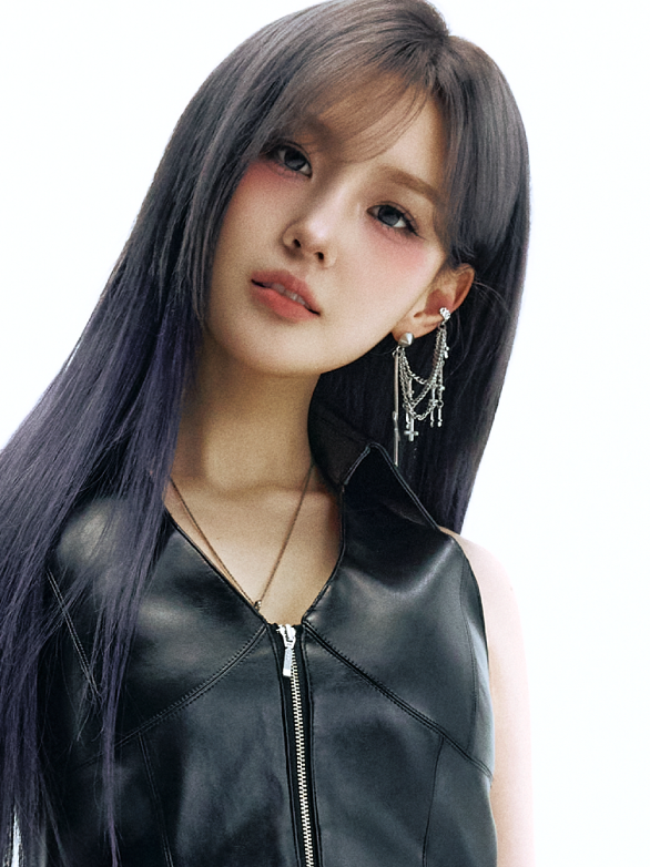 Chaehyun official current Kep1er profile portrait
