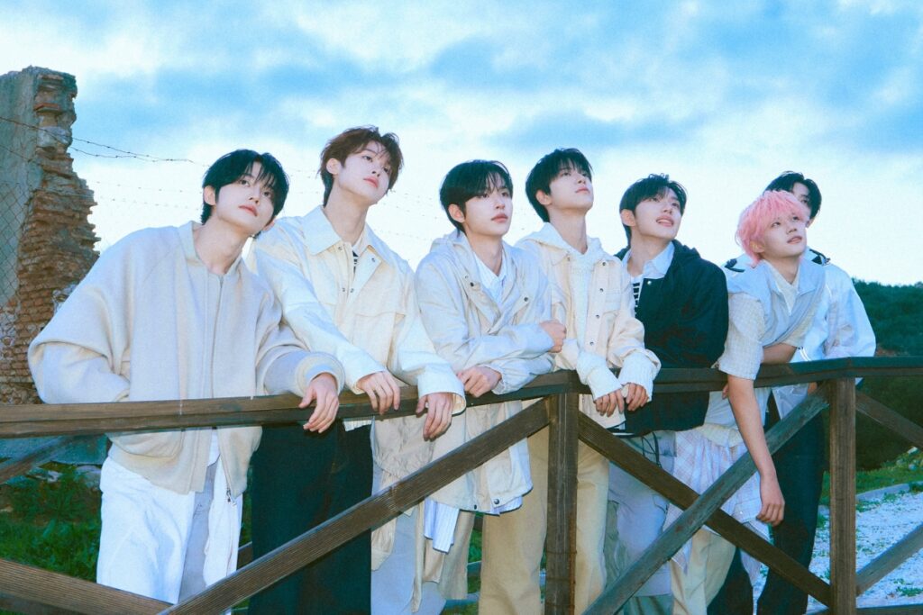 CLOSE YOUR EYES members Jeon Minwook, Ma Jingxiang, Jang Yeojun, Kim Sungmin, Song Seungho, Sakurada Kenshin and Seo Kyoungbae