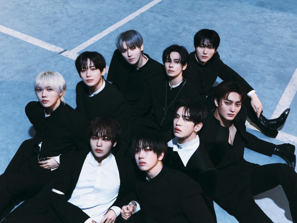 Serim, Allen, Jungmo, Woobin, Wonjin, Minhee, Hyeongjun, Taeyoung and Seongmin in the real official Starship portrait.
