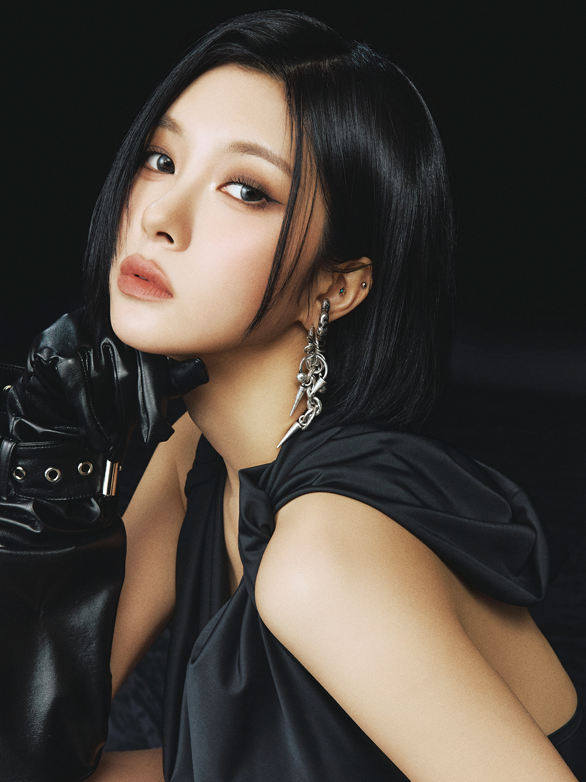 Dayeon official current Kep1er profile portrait