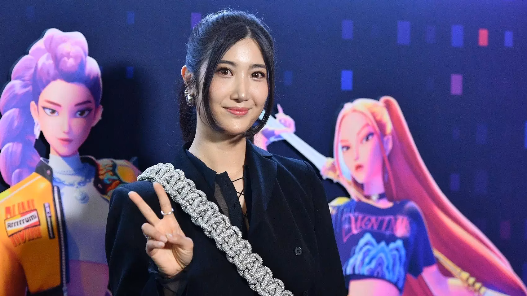 EJAE at a KPop Demon Hunters event