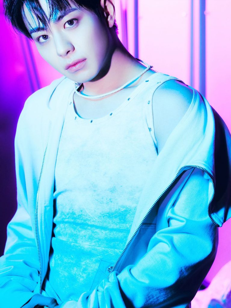 Keita in a real official EVNNE portrait.