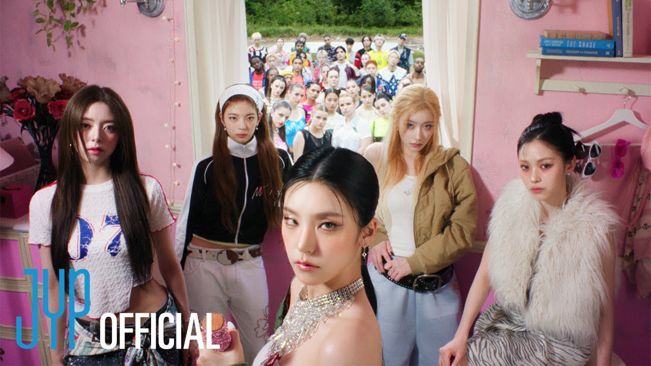 GOLD: ITZY Threw Two Choruses Into a Blender and Dared the Stage to Fix It