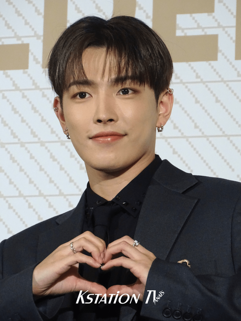 Hongjoong official ATEEZ concept portrait
