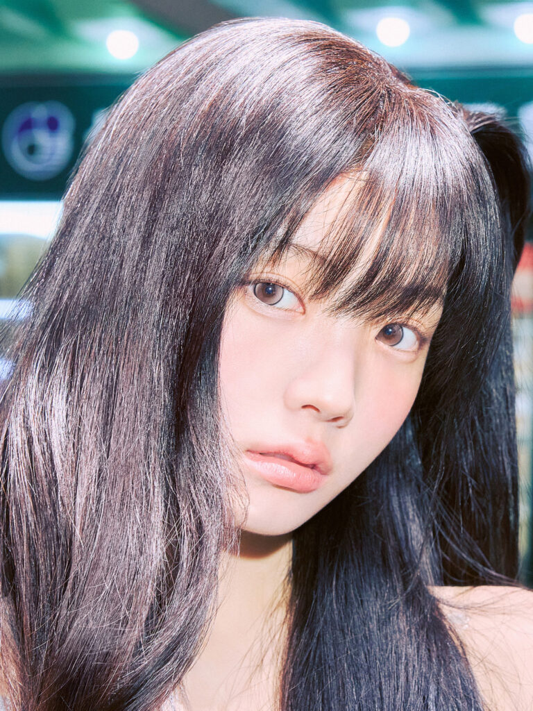 WONHEE of ILLIT in an official profile portrait