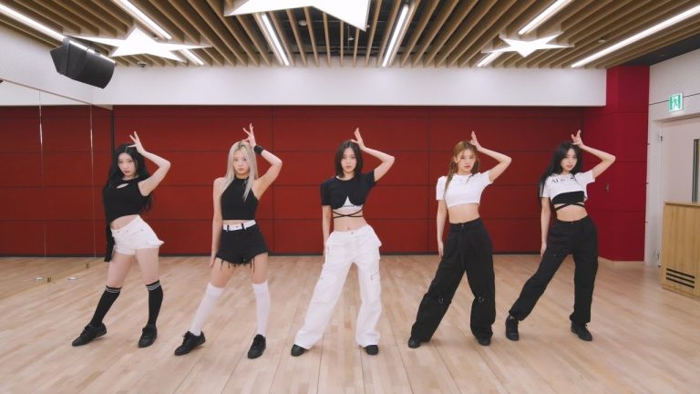 RINGO Dance Practice: ITZY Made the Fairy Tale Work Without a Single Prop React card