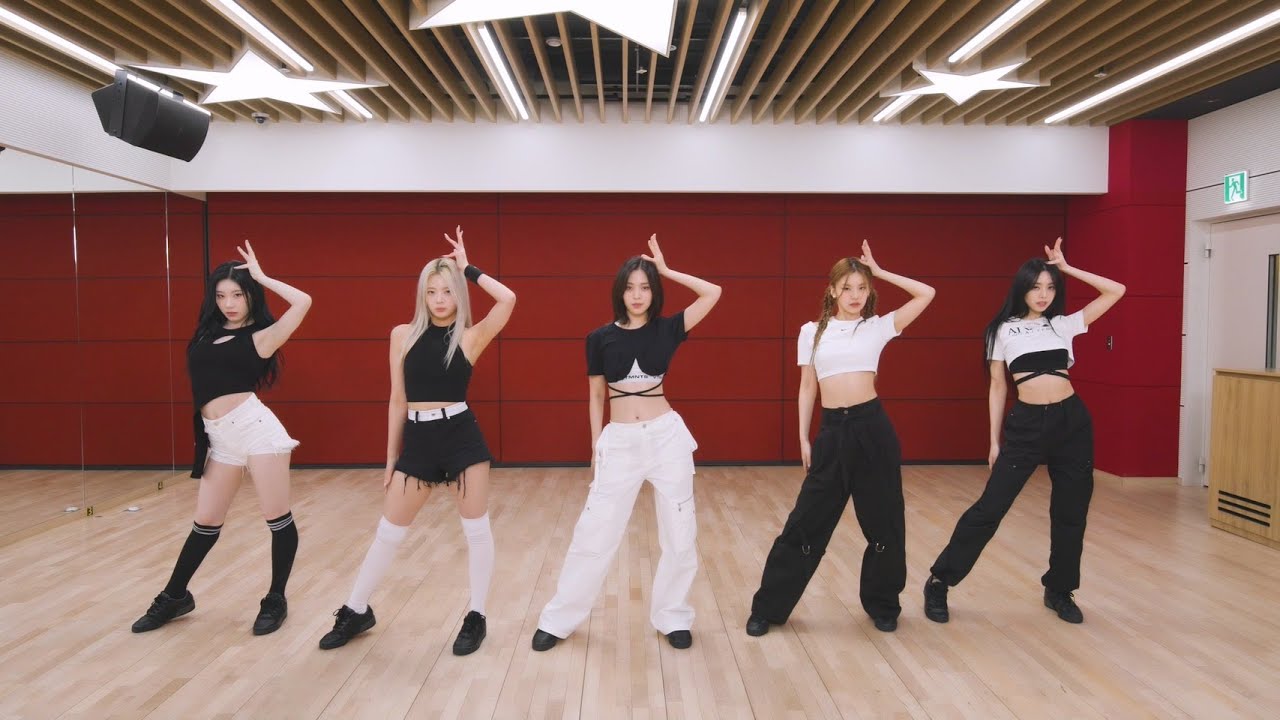 RINGO Dance Practice: ITZY Made the Fairy Tale Work Without a Single Prop