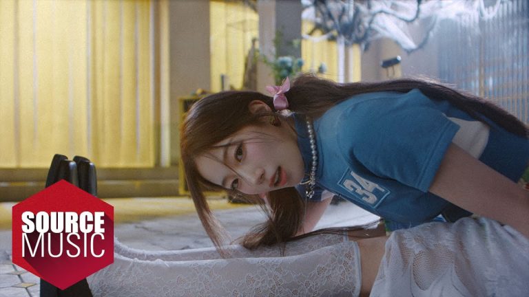 DIFFERENT MV: LE SSERAFIM Let the Groove Change the Room React card
