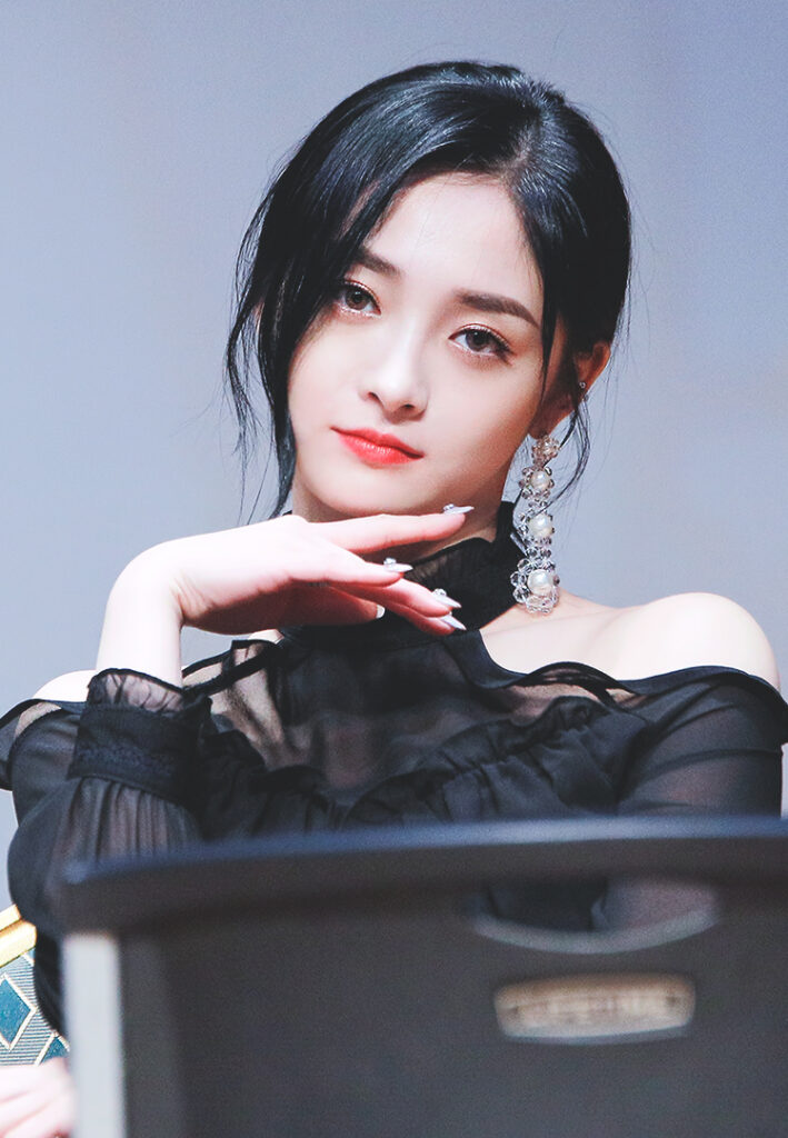 Zhou Jieqiong of I.O.I profile photo