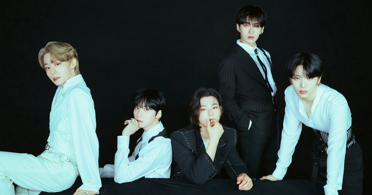 ONEUS current members Seoho, Leedo, Keonhee, Hwanwoong and Xion in an official group portrait