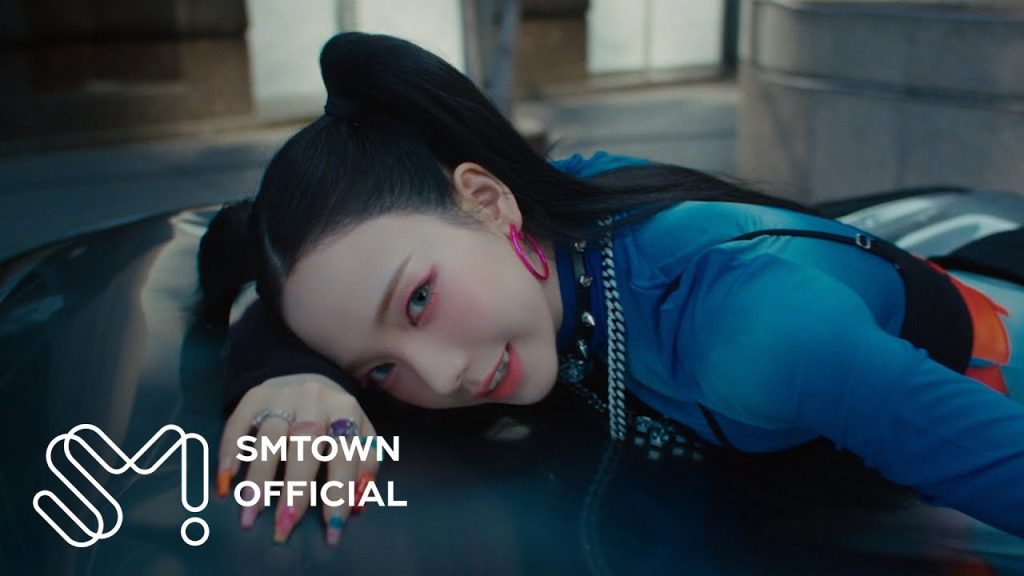 Karina Giselle Winter and Ningning displaying surreal powers in the Supernova official music video