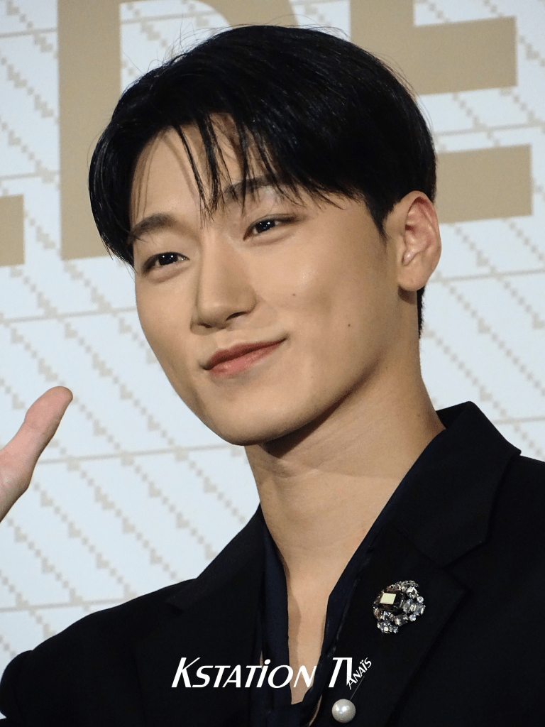 San official ATEEZ concept portrait