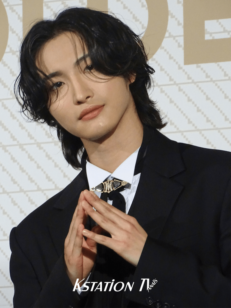 Seonghwa official ATEEZ concept portrait