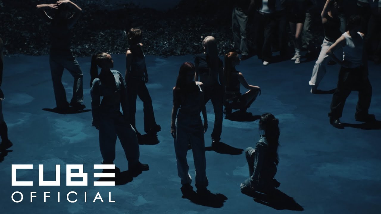 Mono Mega Crew: i-dle Made One Color Hold an Entire Crowd