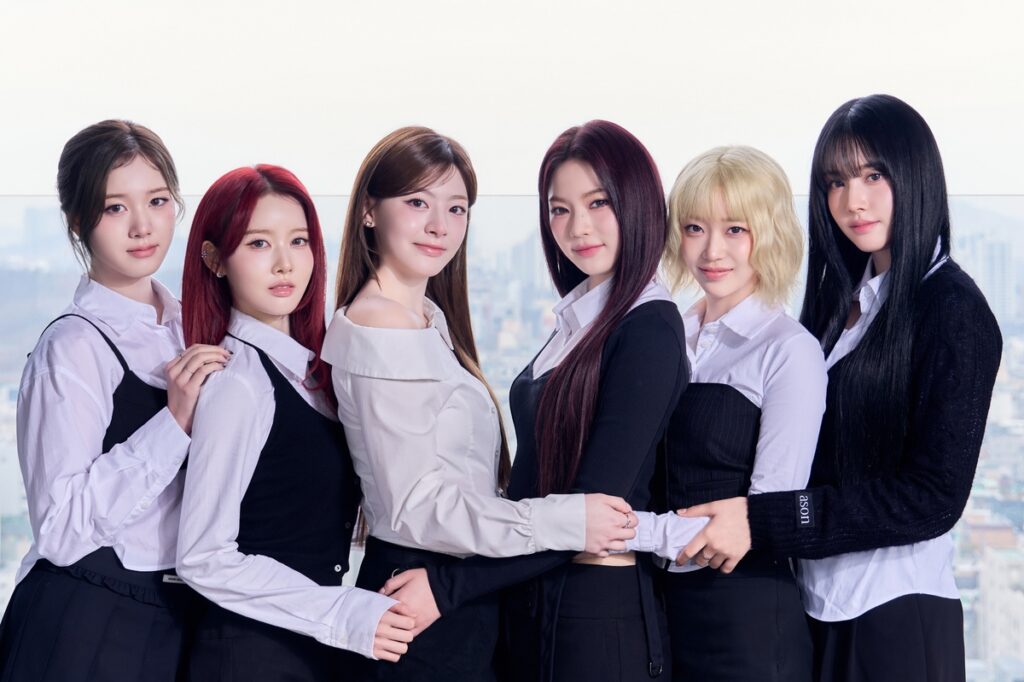 STAYC members Sumin, Sieun, ISA, Seeun, Yoon and J in a 2025 group portrait