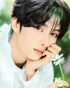 Youngjae of TWS in the official PLEDIS profile portrait