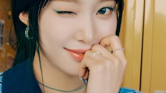 Cho Hyewon in a real promotional portrait.