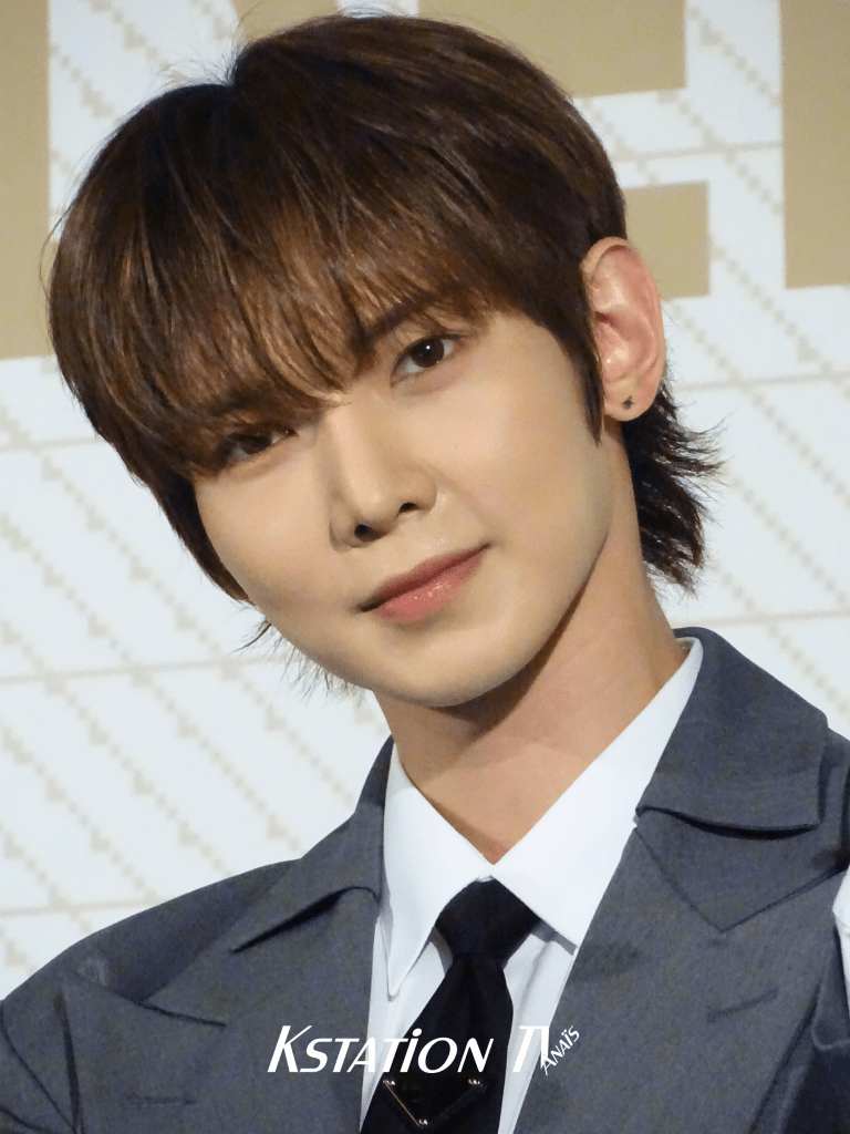 Yeosang official ATEEZ concept portrait