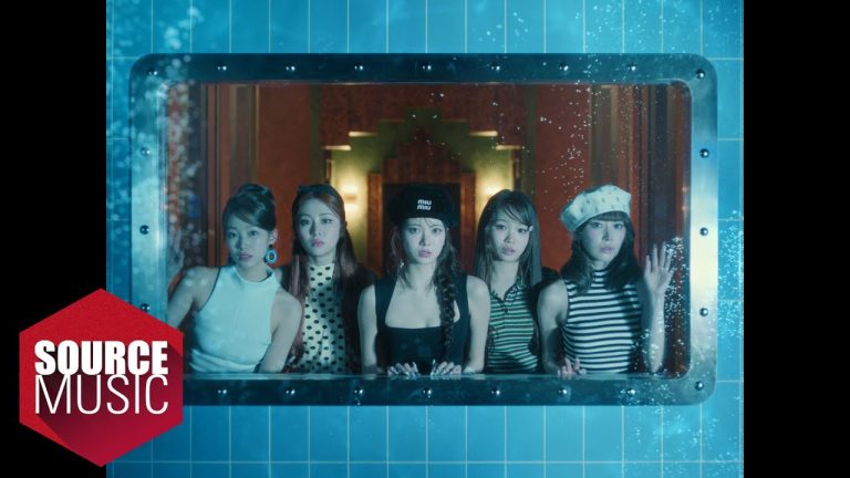 Come Over MV React: LE SSERAFIM Put the Phone Underwater and Waited for It to Learn Manners React card