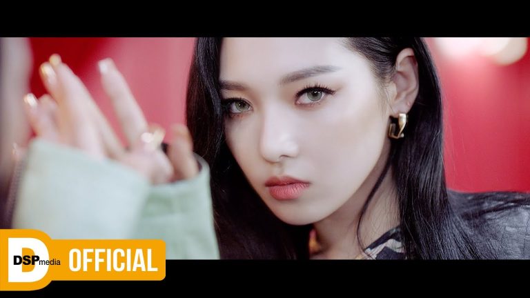 RED MOON MV React: KARD Turned Desire into a Lunar Emergency React card