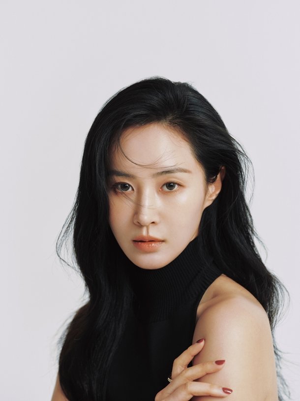 Yuri Left SM After 19 Years. She Did Not Leave Girls’ Generation.