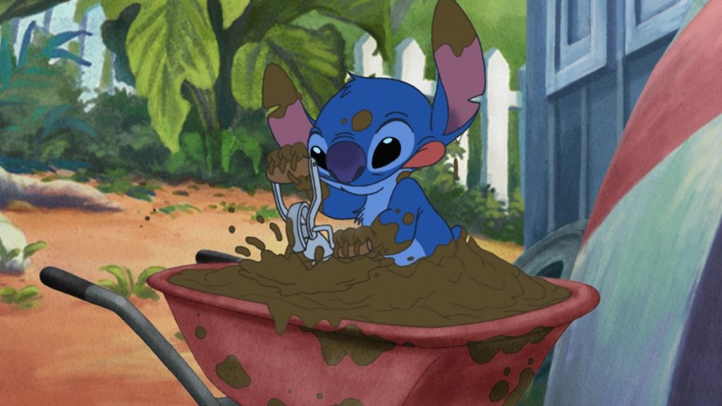 Lilo wears Experiment 029 as a crown in Lilo & Stitch: The Series episode Checkers